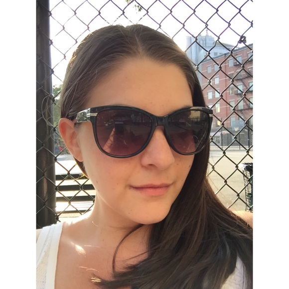 Meet your Posher, Brittany - Picture 6 of 7